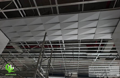 Innovative 3D Geometric Aluminum Ceiling Installation